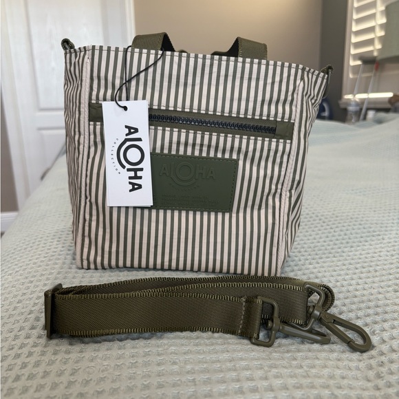 ALOHA Collection Handbags - NWT Aloha Collection Crossbody